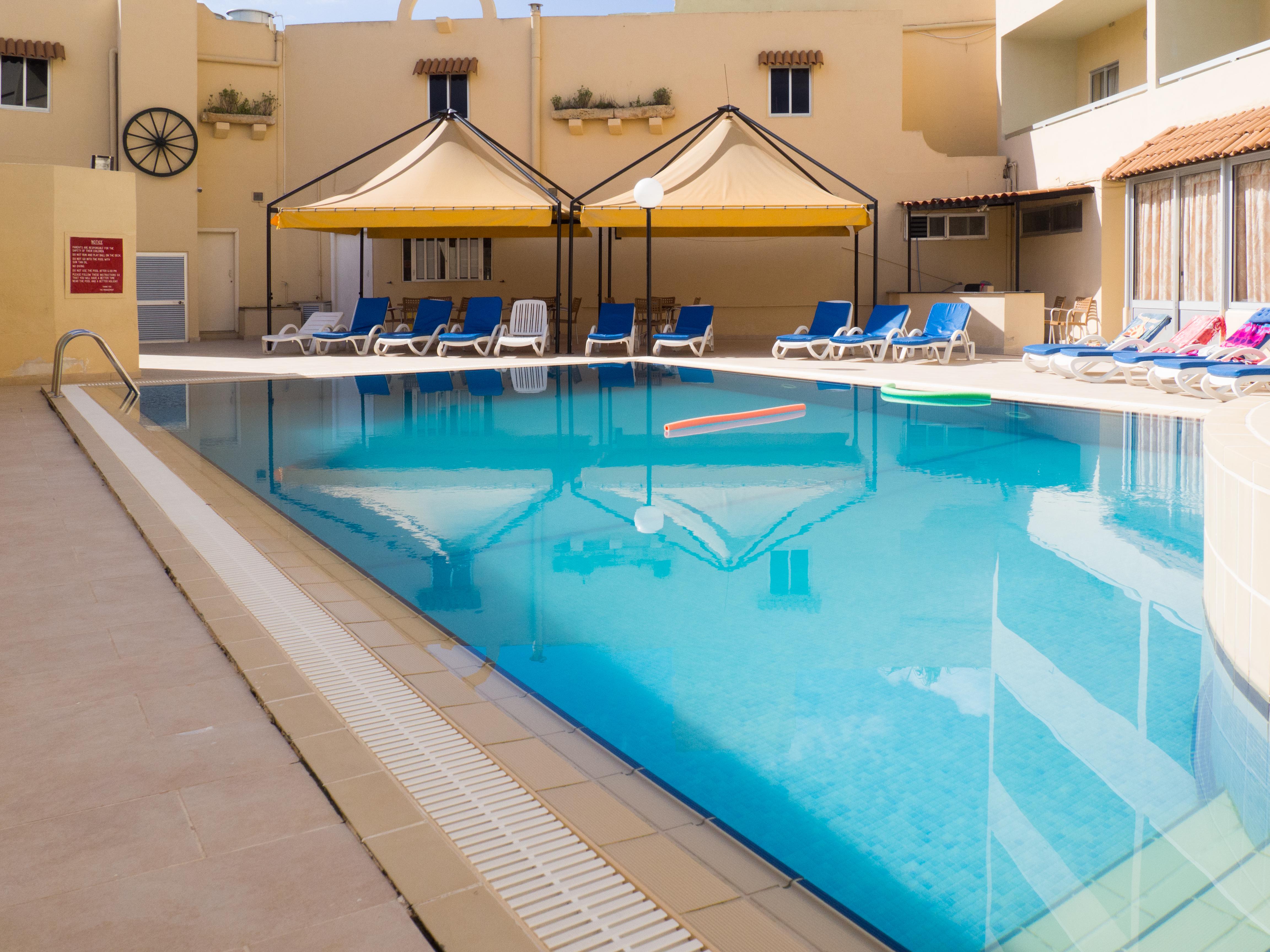 Mavina Hotel & Apartments Бугібба Екстер'єр фото