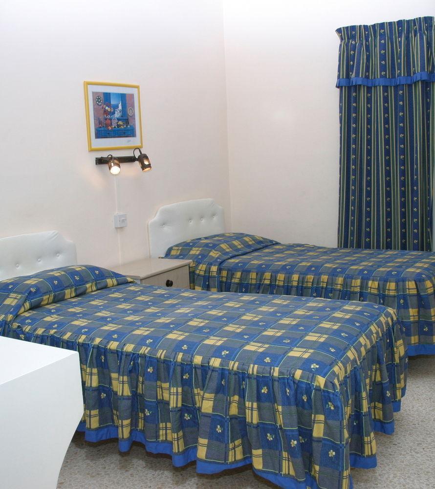 Mavina Hotel & Apartments Бугібба Екстер'єр фото