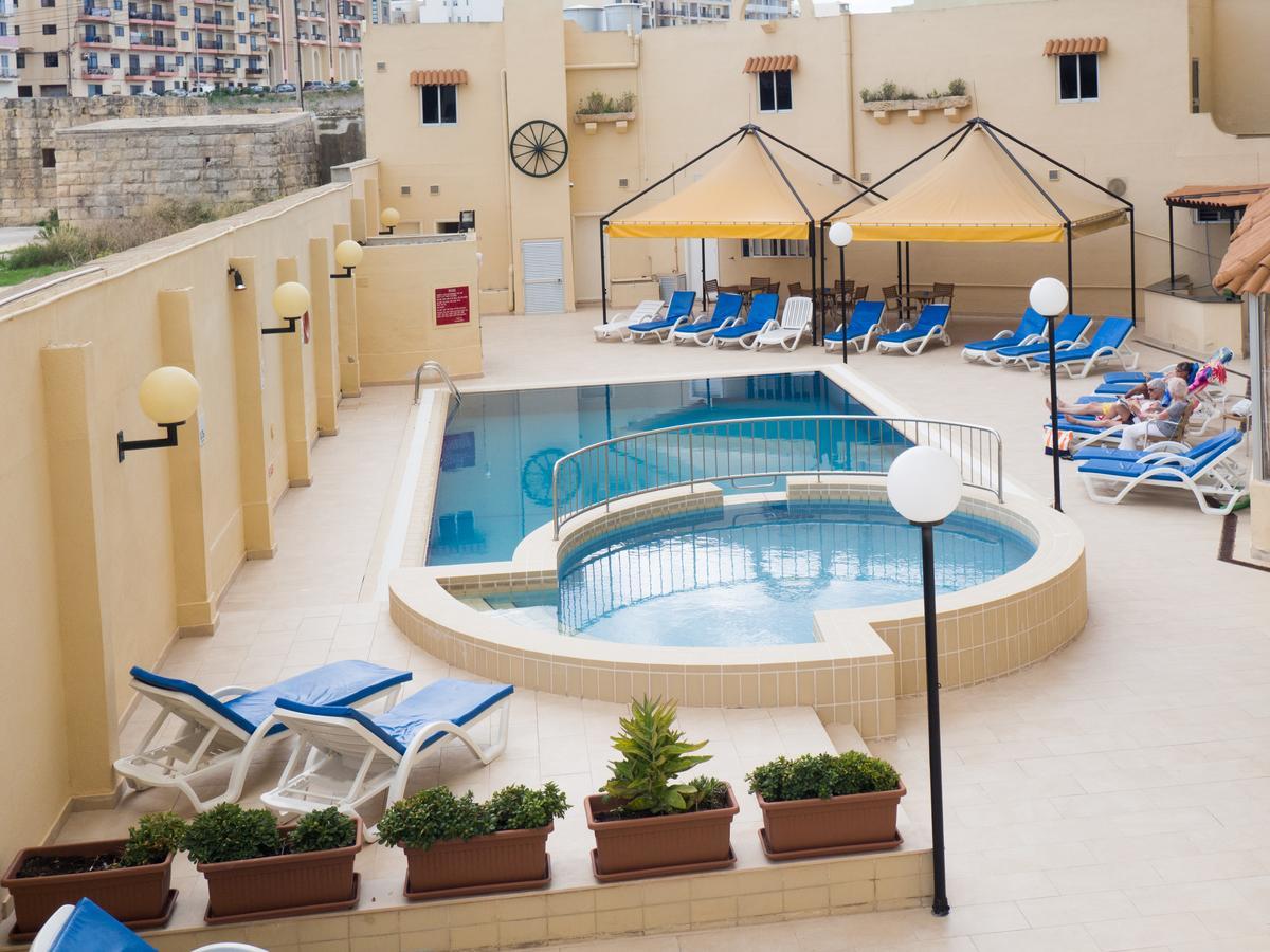 Mavina Hotel & Apartments Бугібба Екстер'єр фото