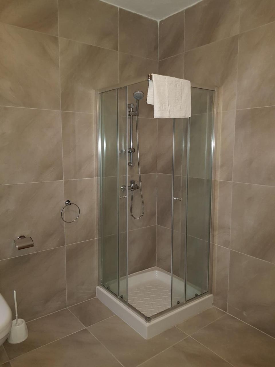 Mavina Hotel & Apartments Бугібба Екстер'єр фото